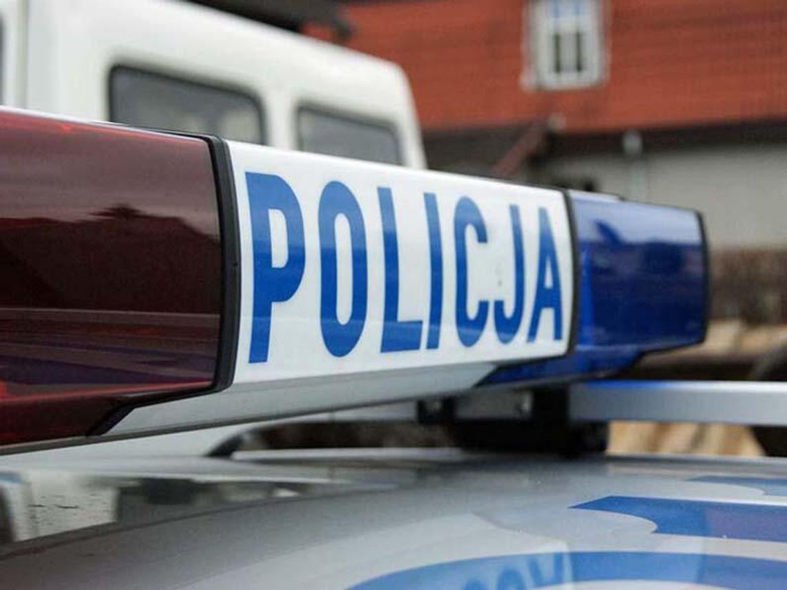 Na widok radiowozu zamieniły się miejscami. Obie były pijane