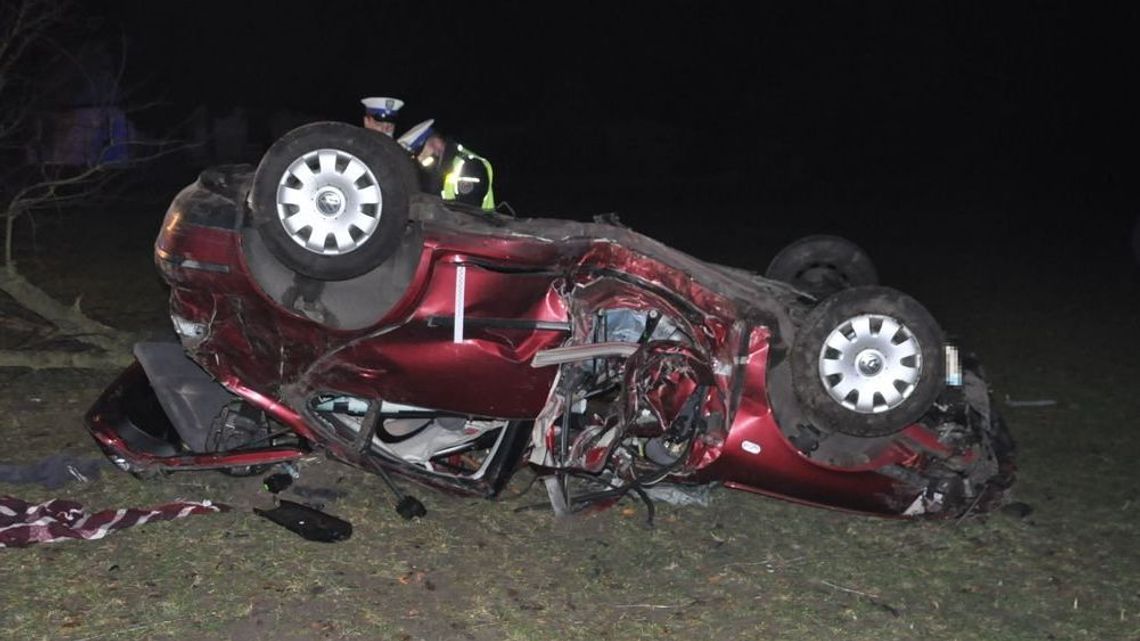 Na zakręcie 20-latka zjechała z drogi wprost do rowu. Trafiła do szpitala Na zakręcie 20-latka zjechała z drogi wprost do rowu. Trafiła do szpitala