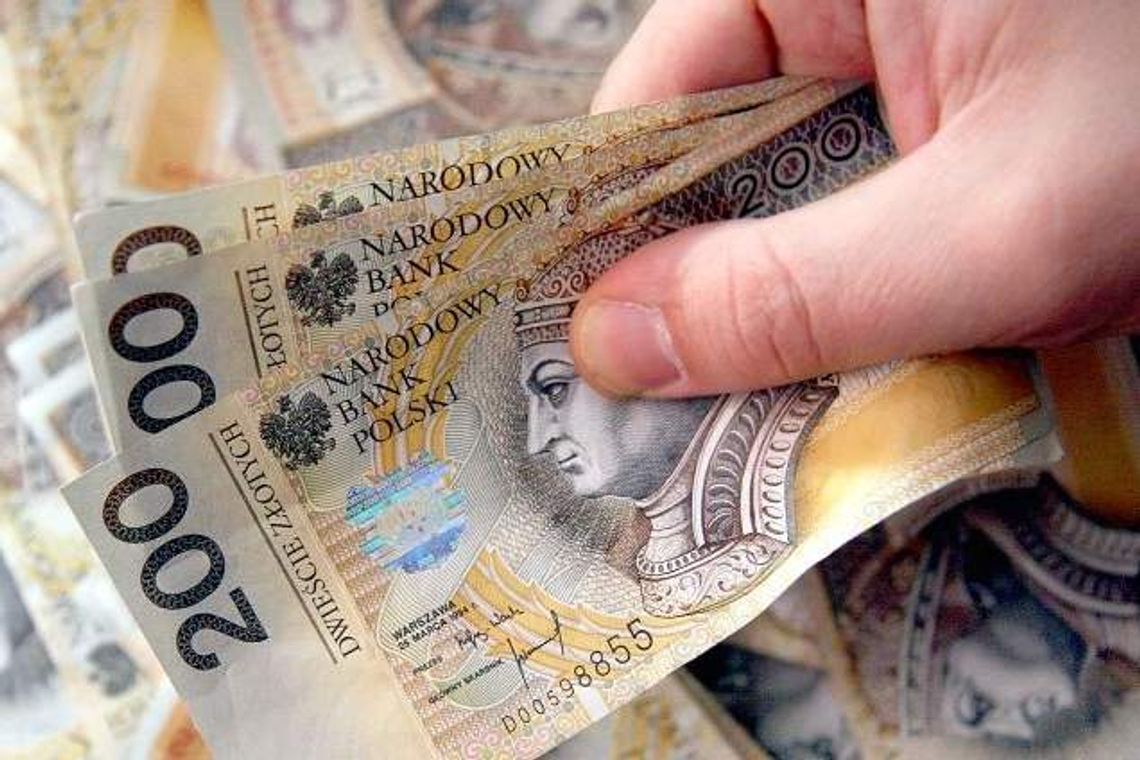 Nabrali ją oszuści i oddała im 2 tys. zł. W zamian dostała...