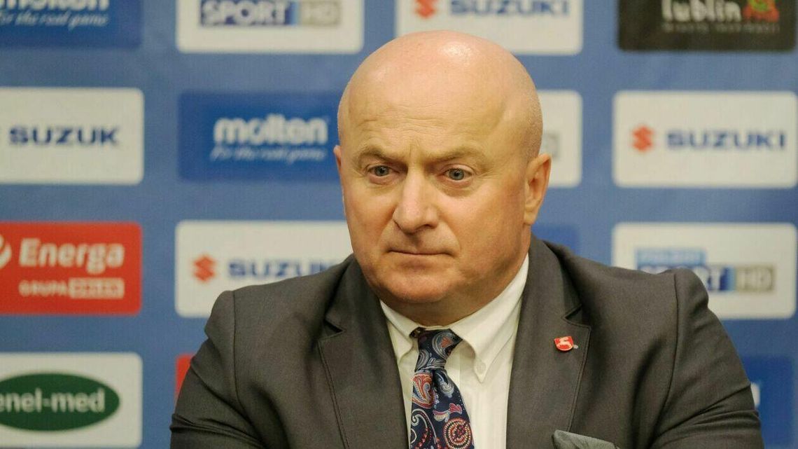 „Naczelny chłop województwa powinien to wiedzieć”. Marszałek wysyła europosła po rumianek do Fajsławic