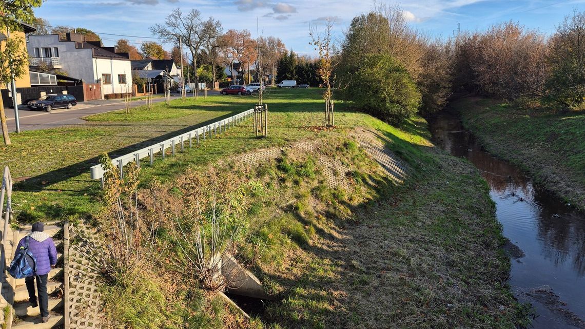 Nad Czerniejówką powstanie nowy skwer. Będą hamaki, plac zabaw i mnóstwo zieleni