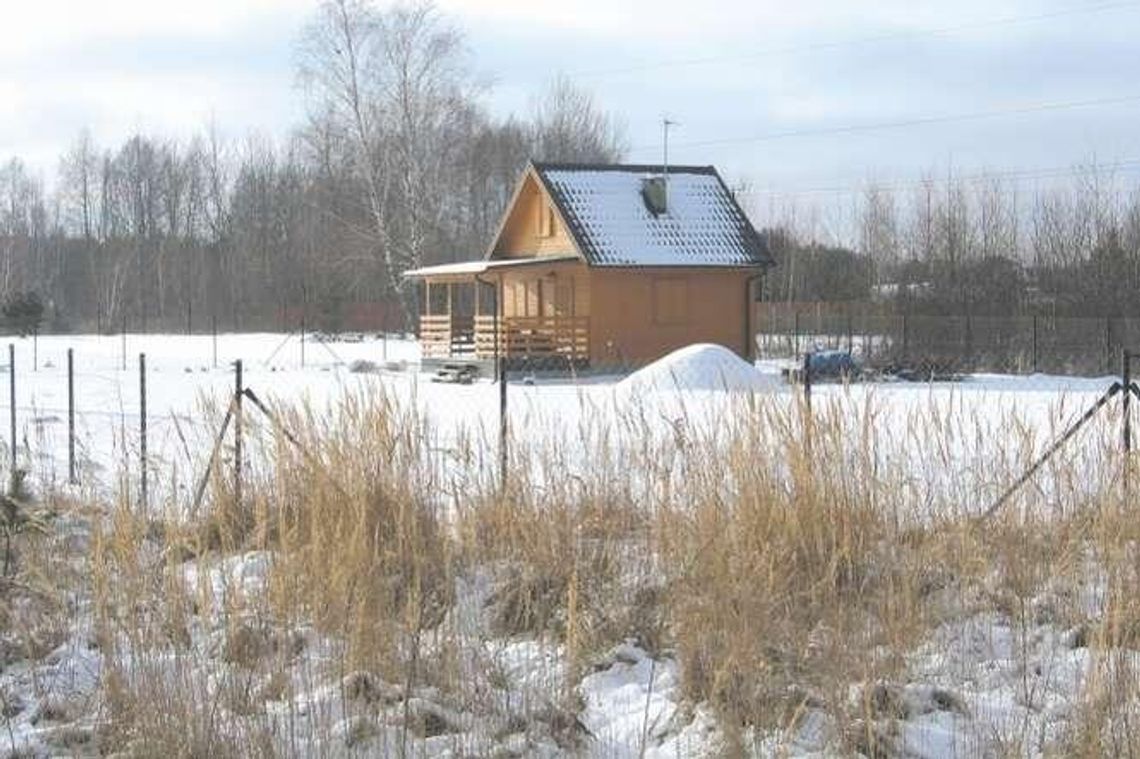 Nad tym jeziorem rozbijają namioty gdzie popadnie. Właściciele domków chcą zmian Nad tym jeziorem rozbijają namioty gdzie popadnie. Właściciele domków chcą zmian