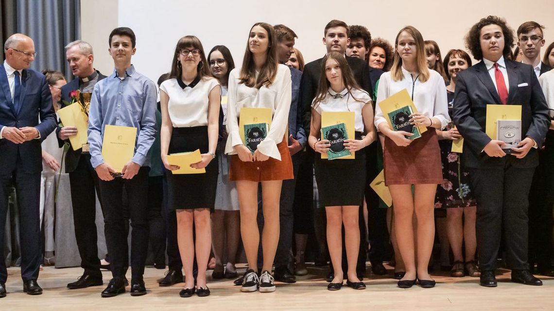Nagrody dla gimnazjalistów. Te szkoły w Lublinie najlepiej przygotowują do konkursów [zdjęcia]