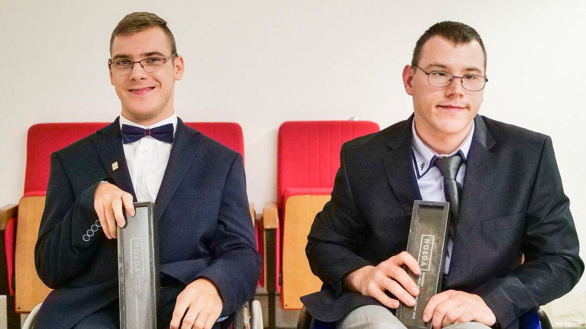 Nagrody im. prof. Z. Hołdy wręczone niepełnosprawnym, którzy protestowali w Sejmie [zdjęcia]