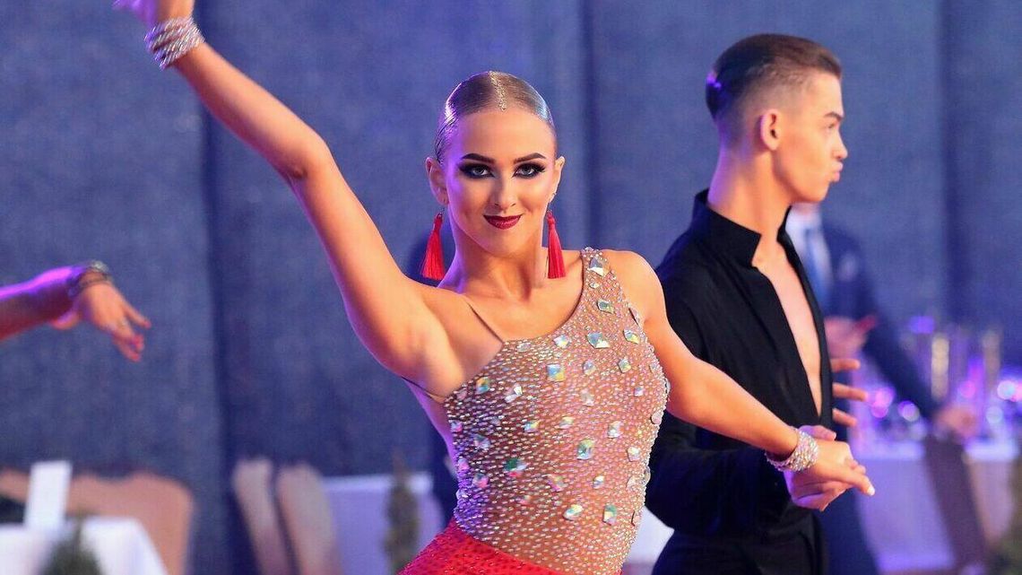 Najlepsi tancerze pokazują, co potrafią. Mistrzostwa Polski PTT w tańcach latynoamerykańskich w Bełżycach [zdjęcia]