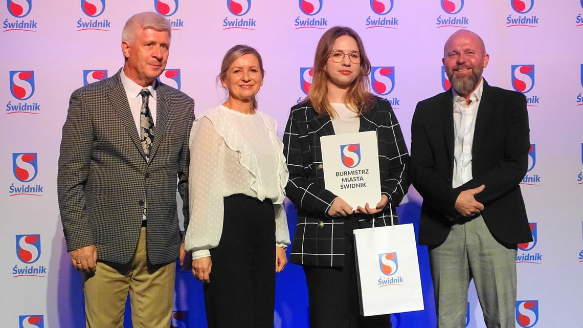 Najlepsi z najlepszych. Burmistrz Świdnika nagrodził 153 uczniów