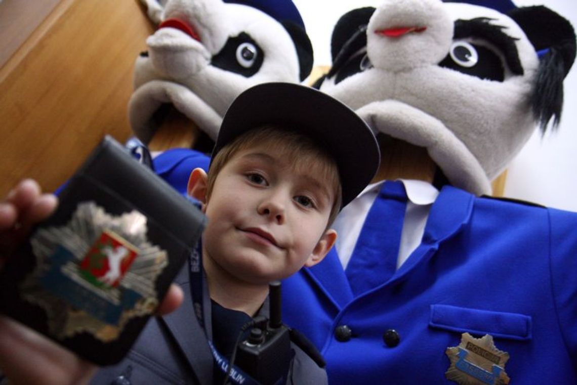 Najmłodszy policjant. Marzenie chorego Kubusia spełnione Najmłodszy policjant. Marzenie chorego Kubusia spełnione