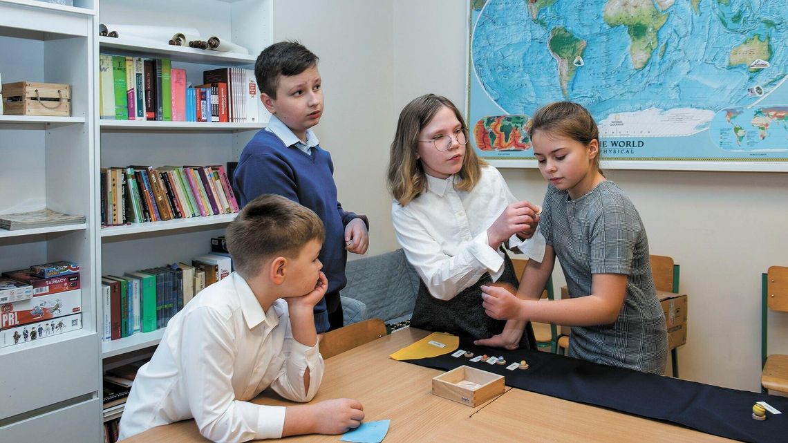 Najpierw bezpieczeństwo, potem nauka. Kuratorium szuka nauczycieli, którzy pomogą dzieciom z Ukrainy Najpierw bezpieczeństwo, potem nauka. Kuratorium szuka nauczycieli, którzy pomogą dzieciom z Ukrainy