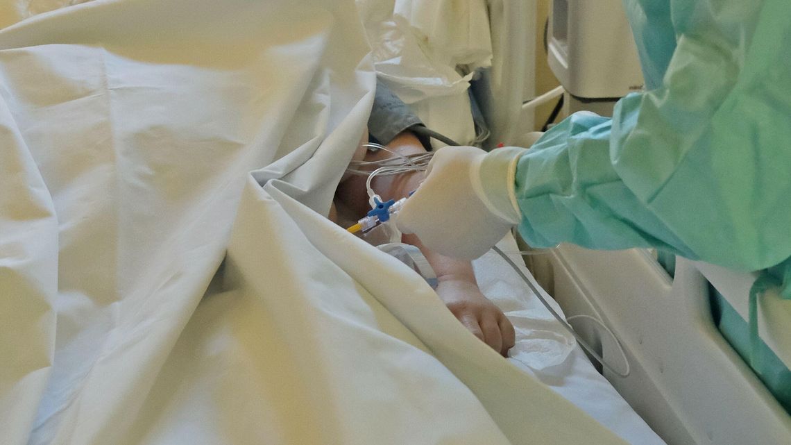 Najpierw dziecko znalazło ciało ojca. Teraz w szpitalu w Lublinie na Covid-19 zmarła matka