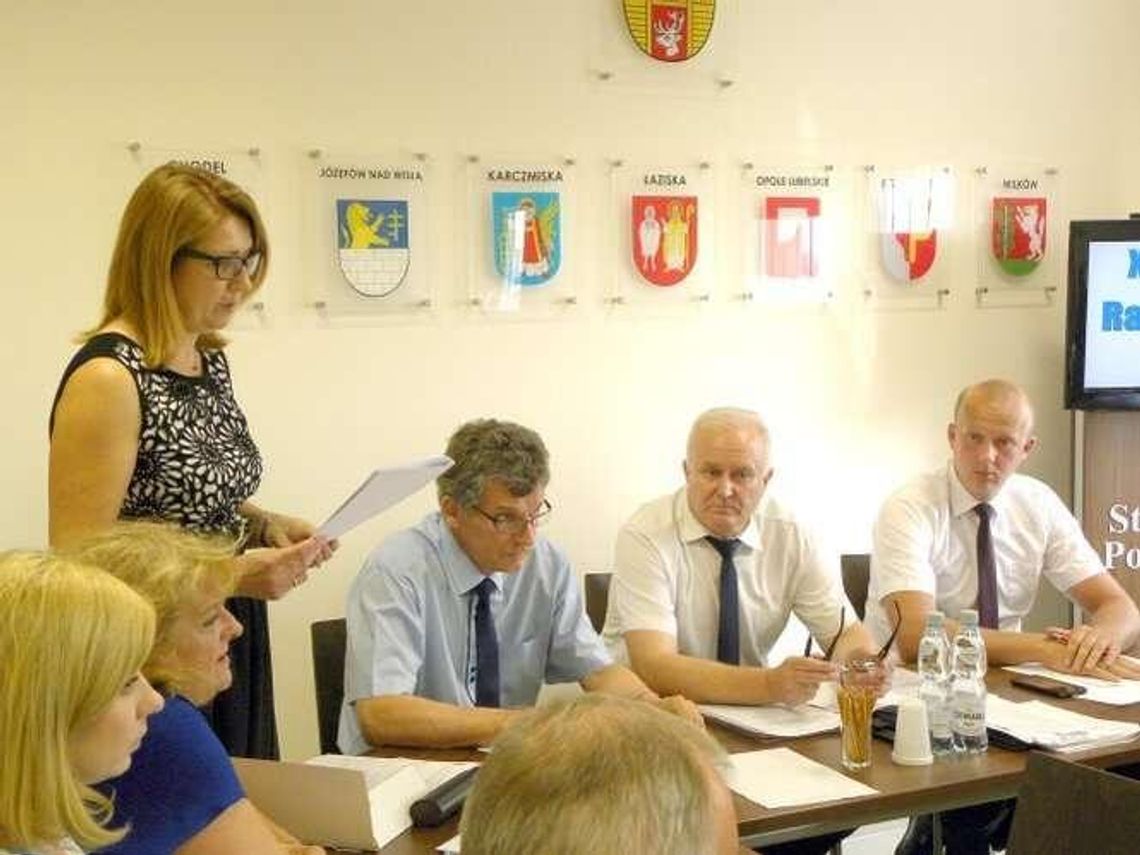 Najpierw odwołali przewodniczącego, a za chwilę znowu go wybrali