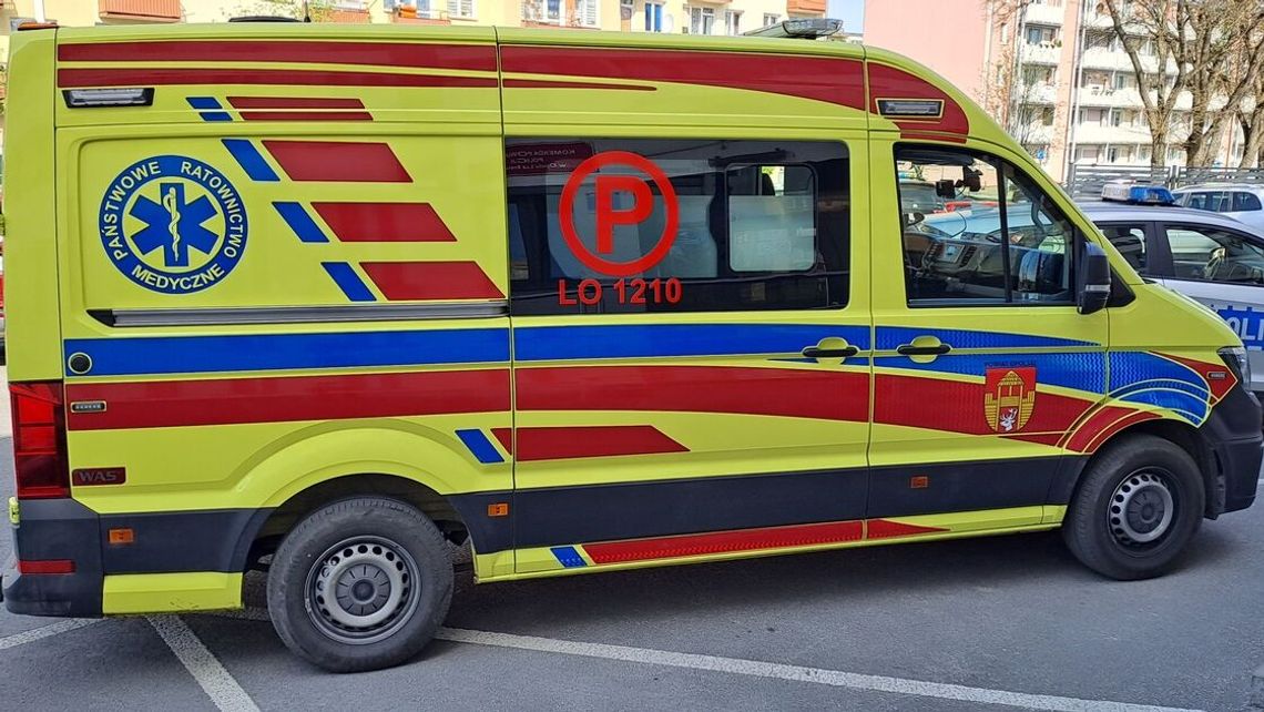 Najpierw prosił o pomoc, później zaatakował ratowników