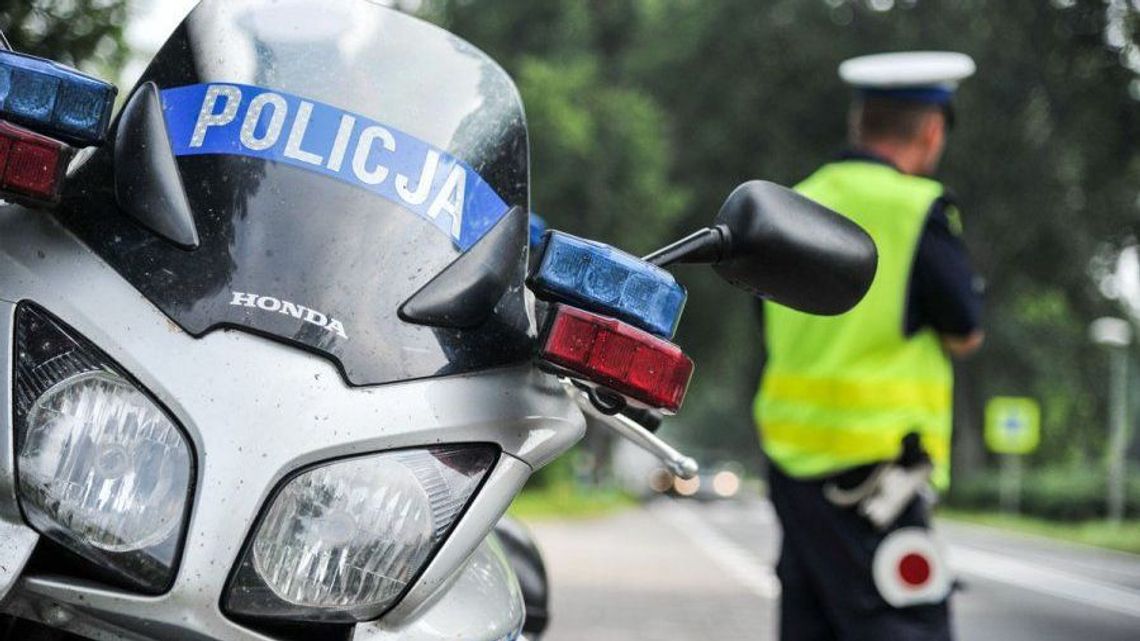 Najpierw przekroczył prędkość o 50 km/h, a potem o 107 km/h. Zatrzymali go ci sami policjanci