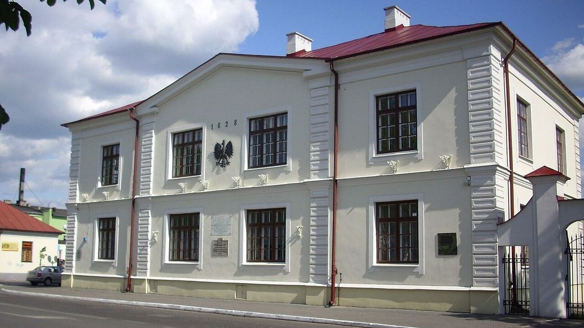 Najstarsze liceum doczeka się remontu dachu. W innych szkołach też dużo się dzieje Najstarsze liceum doczeka się remontu dachu. W innych szkołach też dużo się dzieje