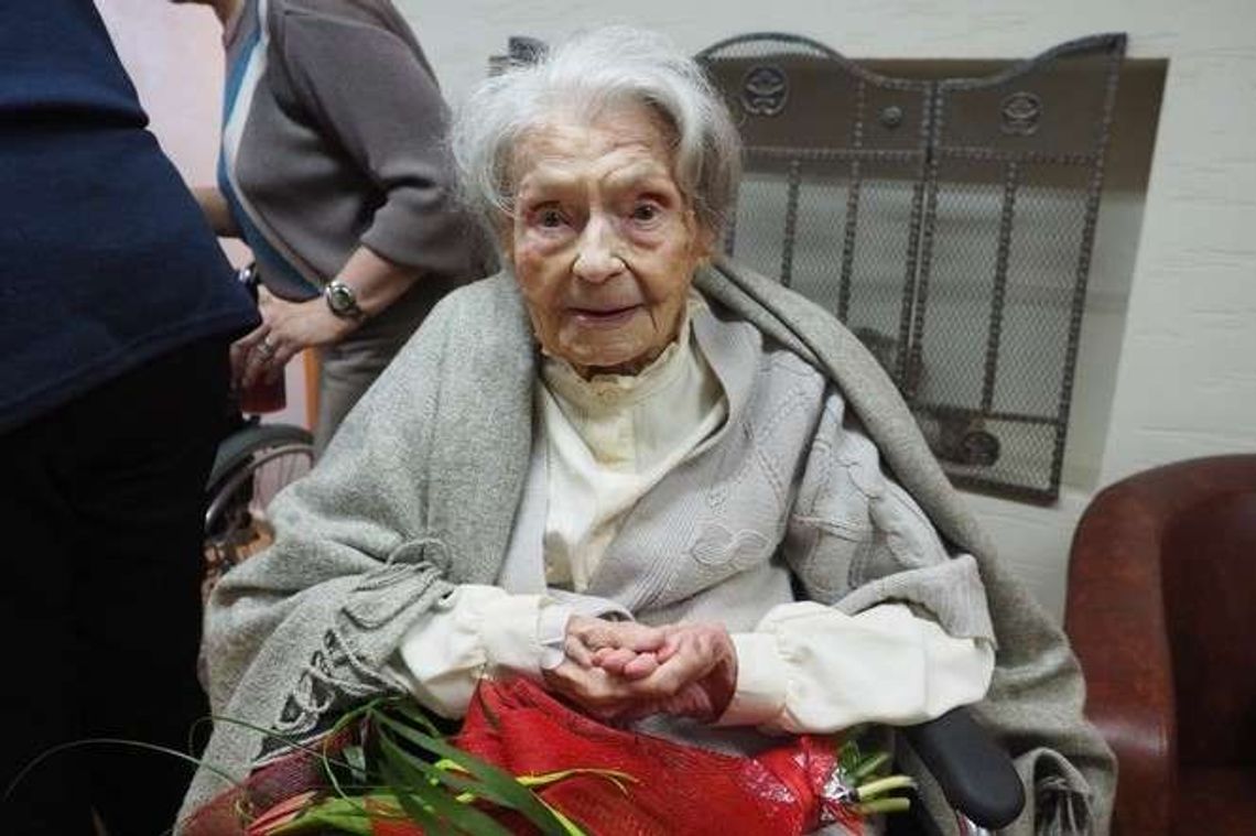 Najważniejsza jest miłość. Medal dla najstarszej Polki z okazji Dnia Kobiet Najważniejsza jest miłość. Medal dla najstarszej Polki z okazji Dnia Kobiet
