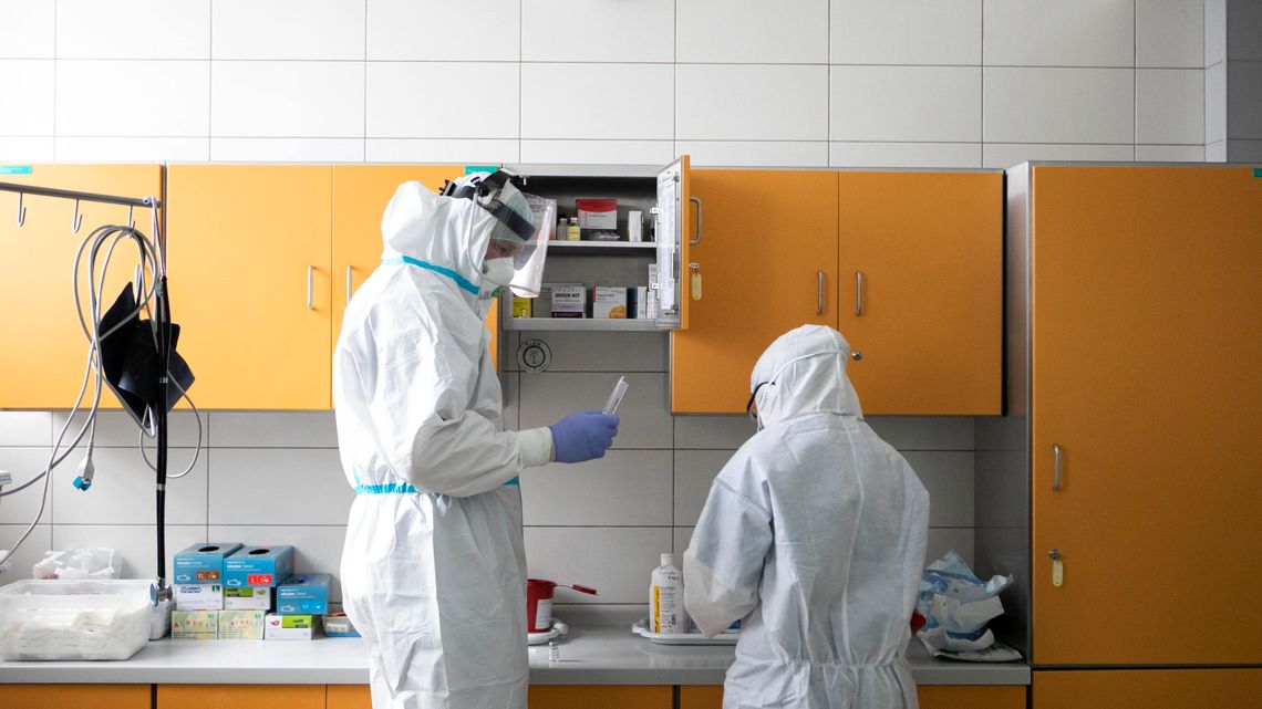 Najwięcej nowych przypadków koronawirusa tym razem na Mazowszu. Zmarło 15 osób