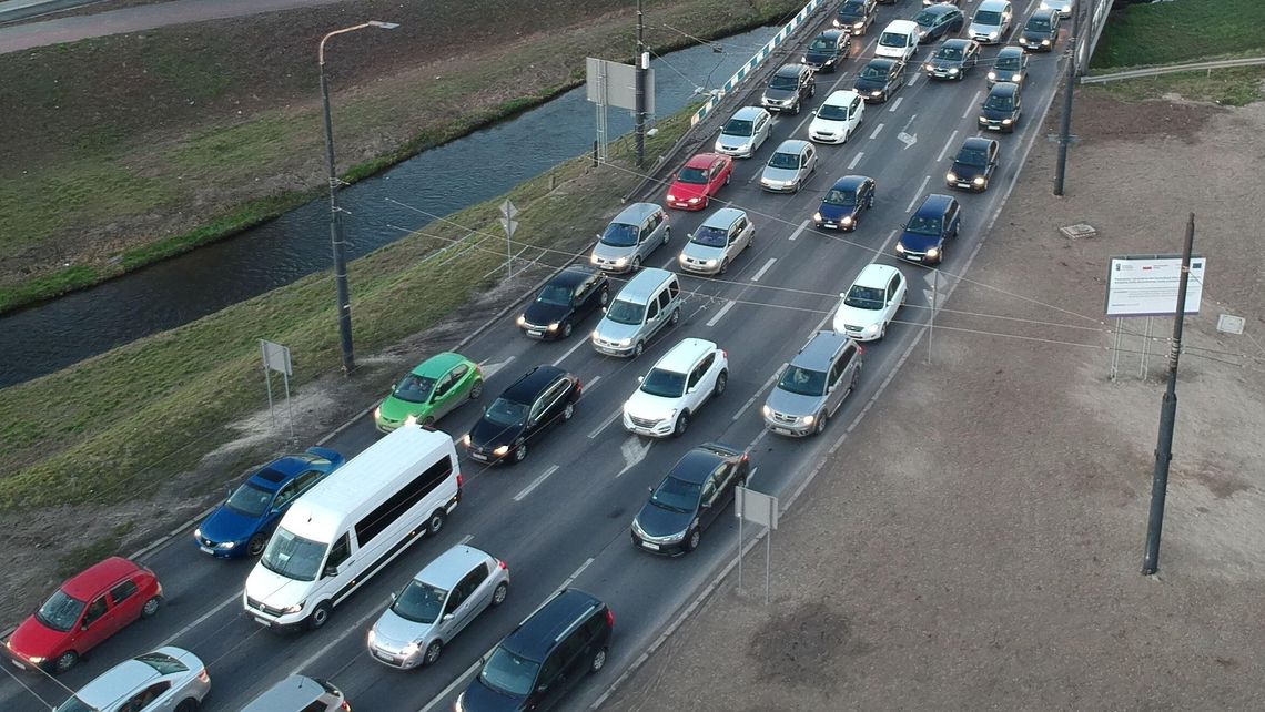 Największe korki mamy we wtorki. Kierowcy z Lublina spędzają w korkach cztery dni w roku Największe korki mamy we wtorki. Kierowcy z Lublina spędzają w korkach cztery dni w roku