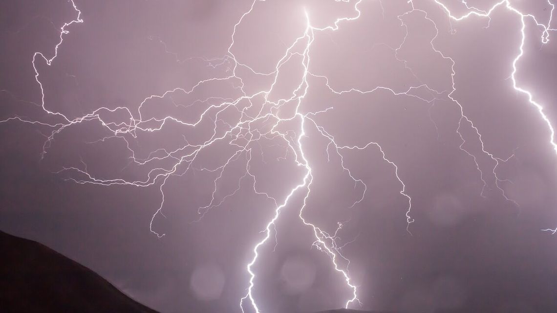 Najwyższy stopień zagrożenia. IMGW ostrzega przed burzami Najwyższy stopień zagrożenia. IMGW ostrzega przed burzami