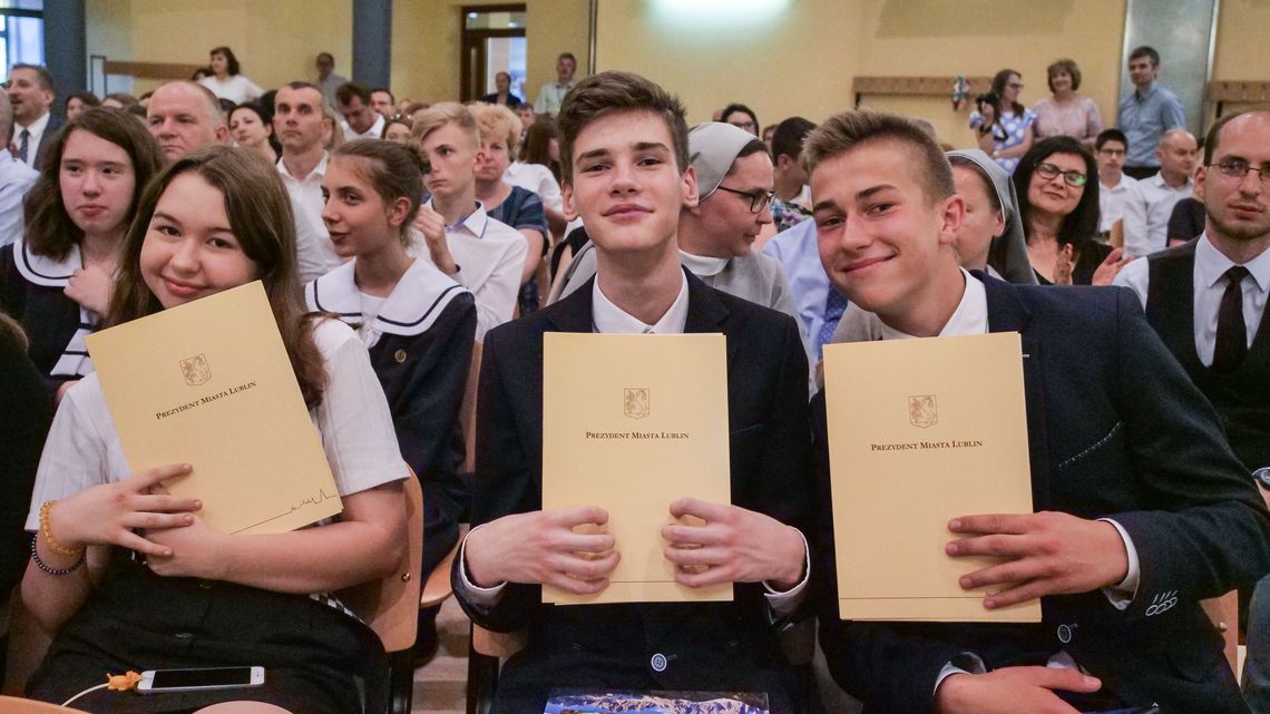 Najzdolniejsi uczniowie szkół podstawowych w Lublinie dostali nagrody [zdjęcia]