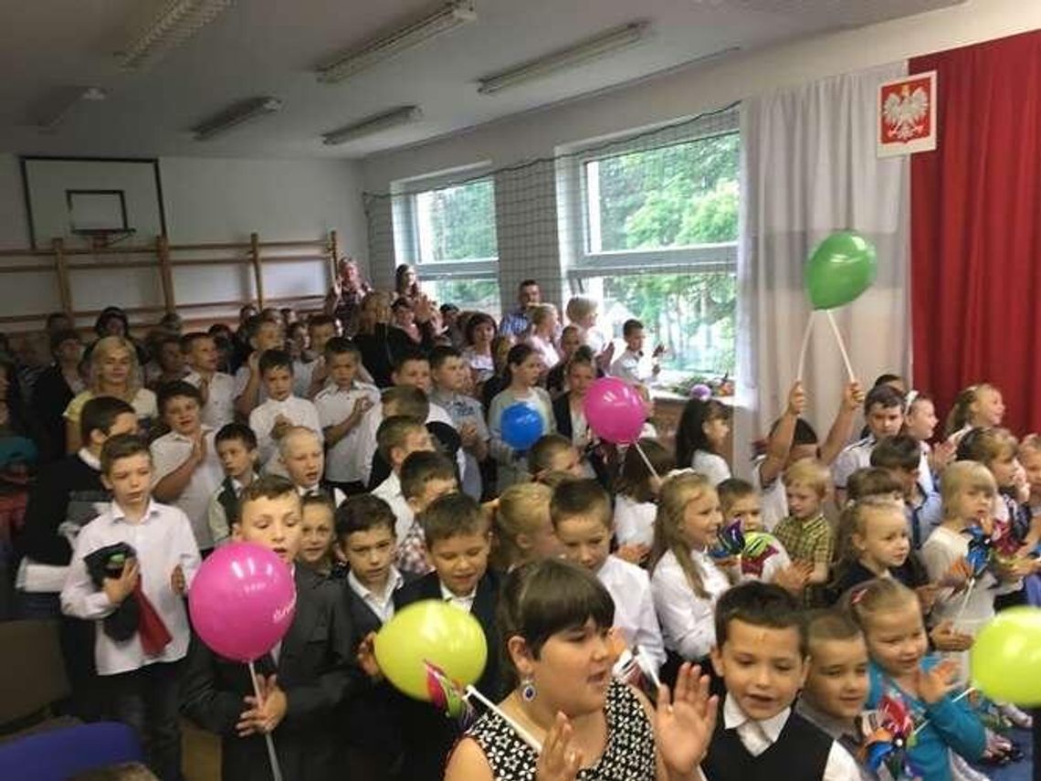 Nakręcili filmik, wygrali boisko dla szkoły