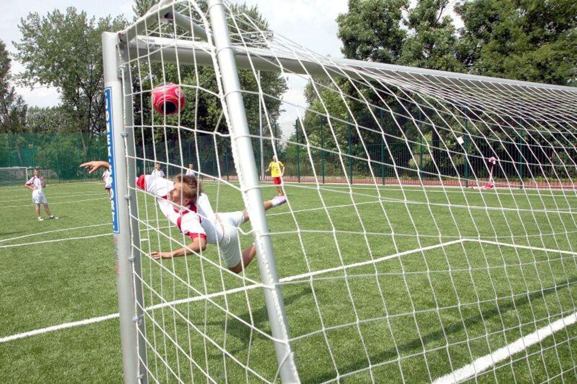 Nałęczów: Orlik otwarty tylko do wieczora. Piłkarze chcą grać dłużej