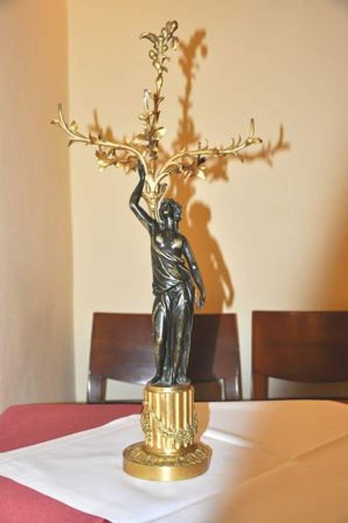 Nałęczów: Złodziej ukradł zabytkowy świecznik