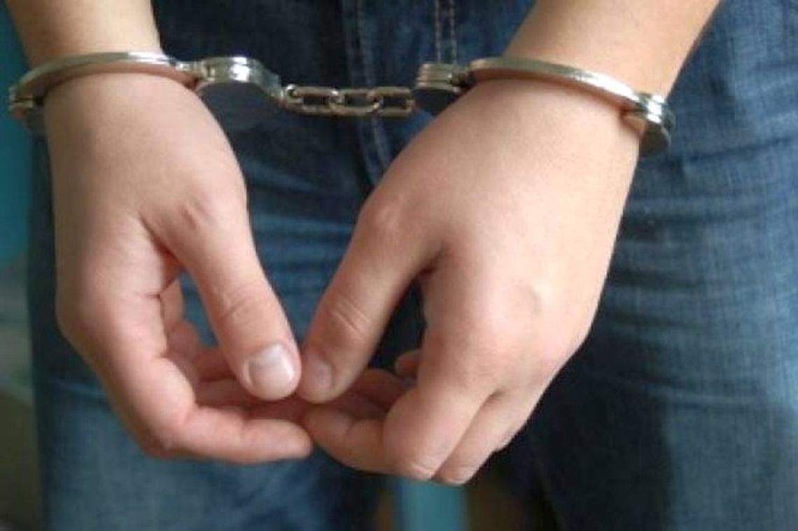 Napad na sklep budowlany. Uderzyli sprzedawczynię, chcieli pieniędzy