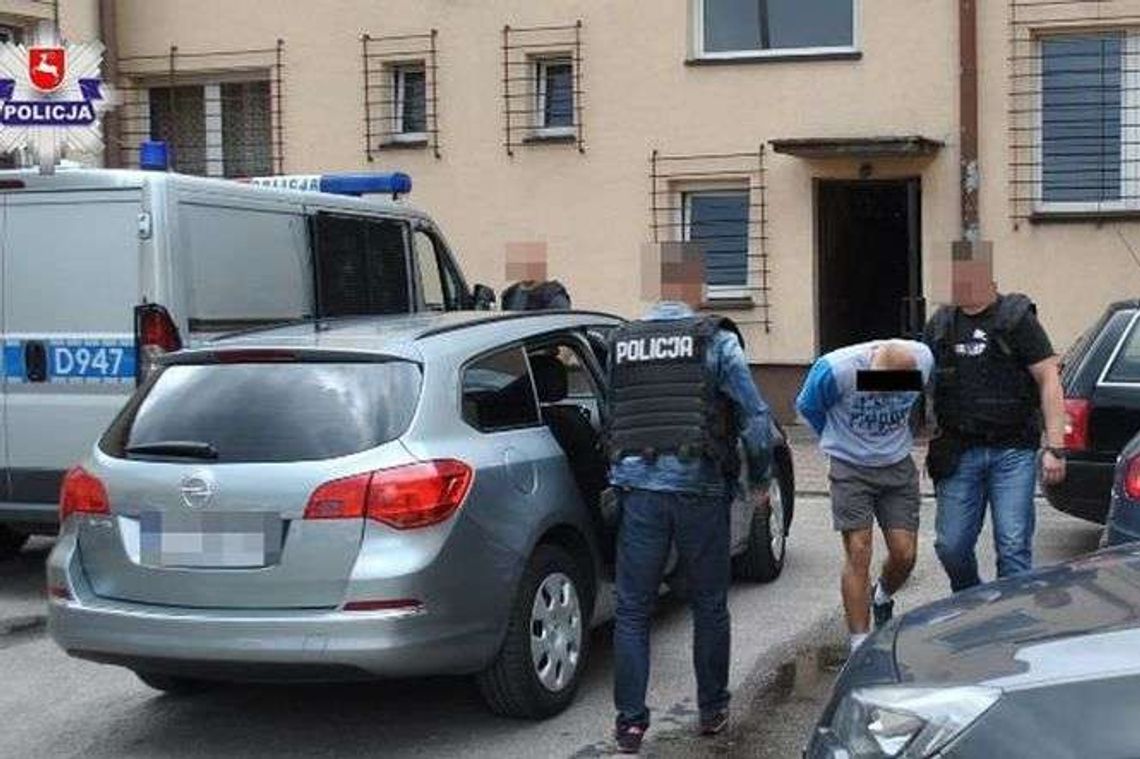 Napadli na kibica wracającego z meczu. Pobili i zabrali szalik