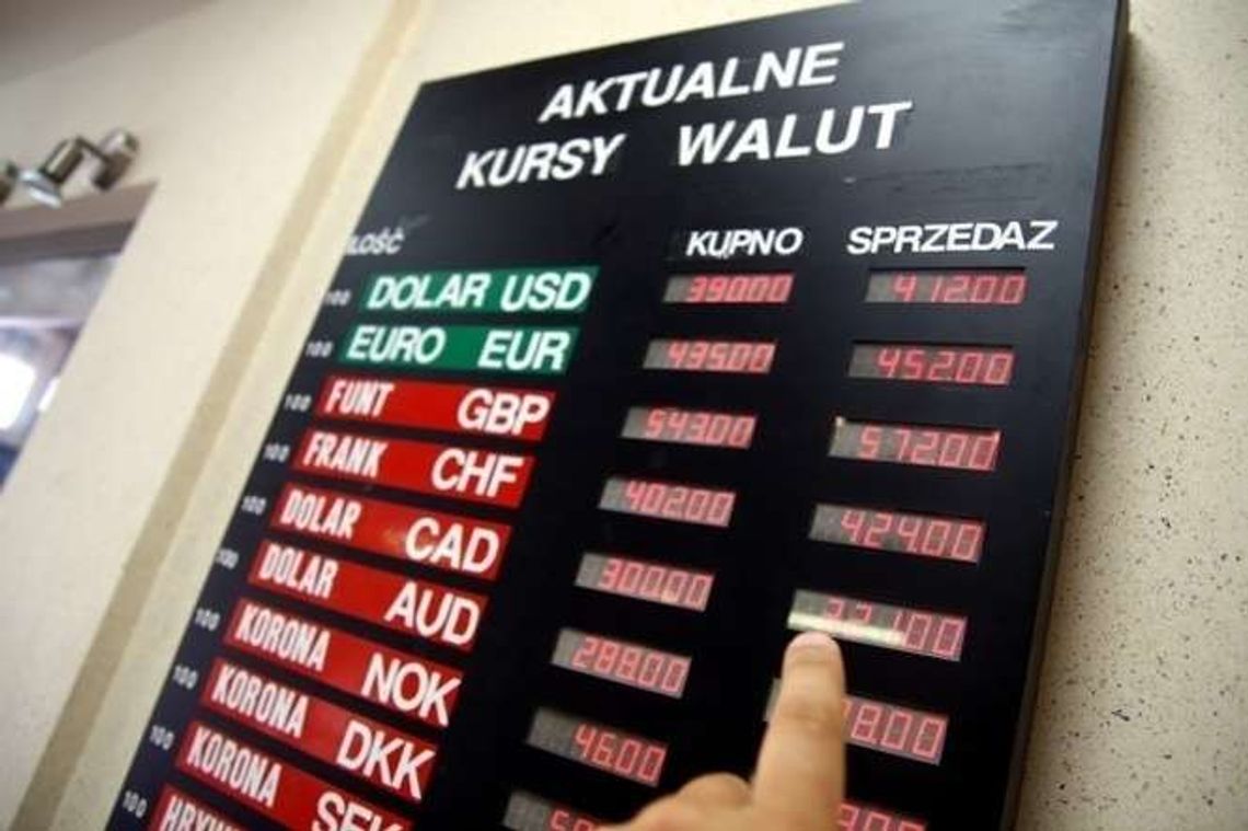 Napadli na właściciela kantoru w centrum miasta. Zabrali pieniądze i uciekli