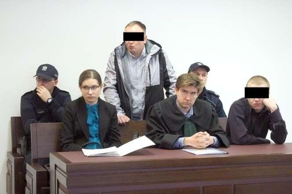 Napadli świadków Jehowy „w ramach walki z islamem”. Jeden przyłożył skalpel do twarzy