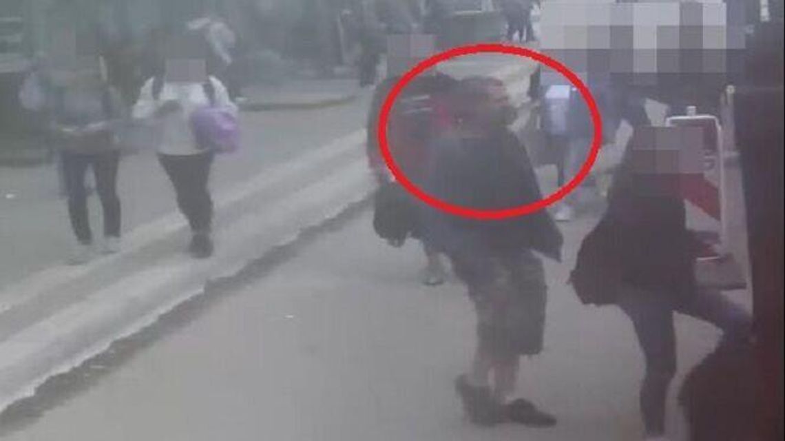 Napastował pasażerkę miejskiego autobusu w Lublinie. Kto go rozpoznaje? 