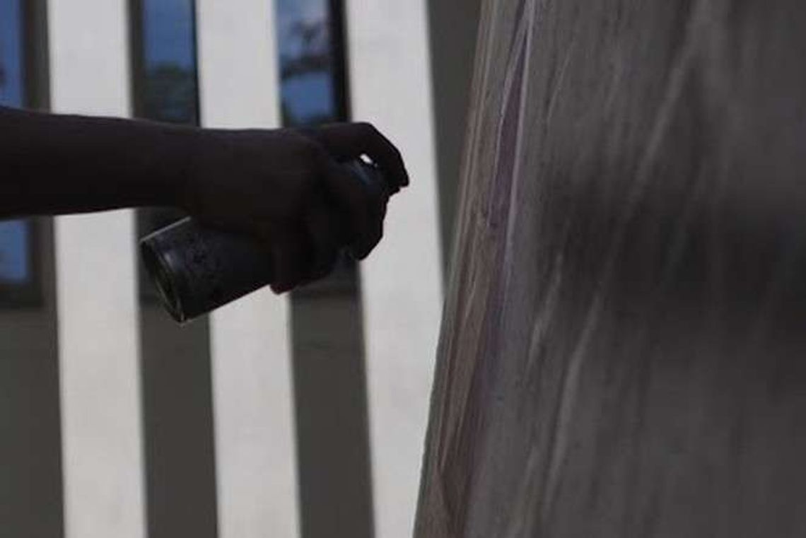 Napisy obrażające Romów i Ukraińców. Prokuratura: podżeganie do nienawiści