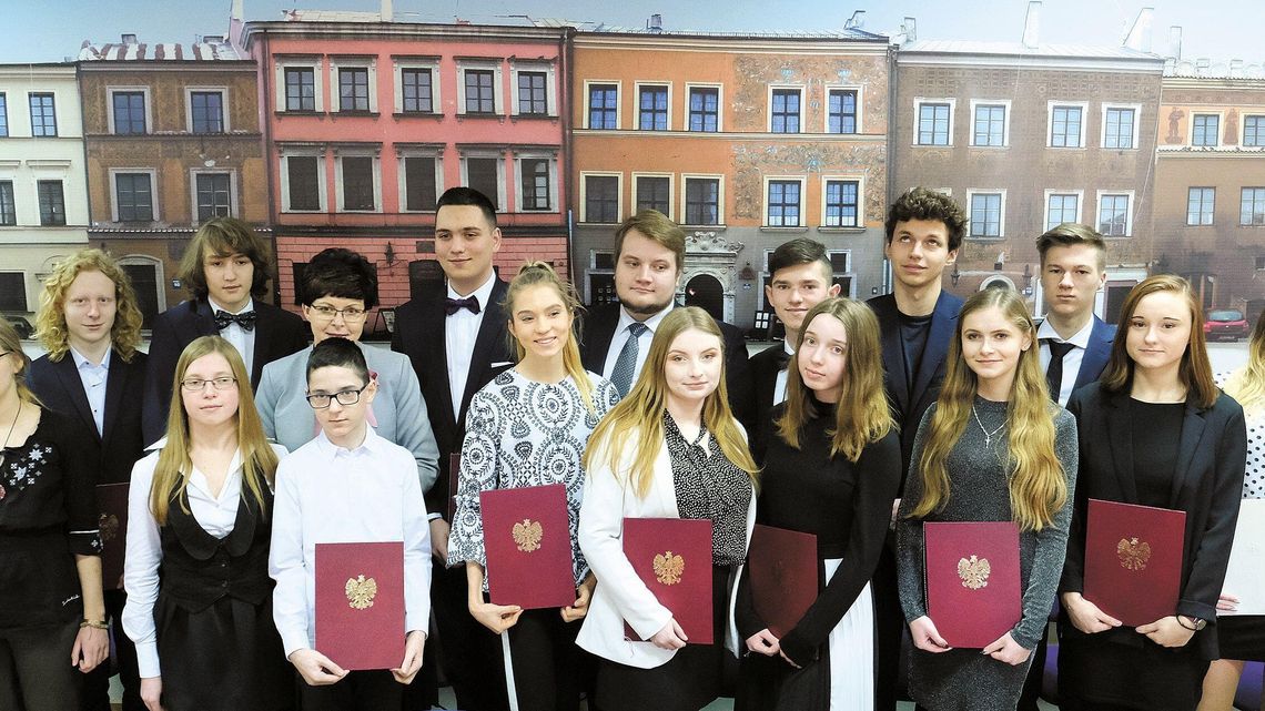 "Naprawdę bardzo wybitne postaci z braci uczniowskiej". Oto stypendyści z woj. lubelskiego