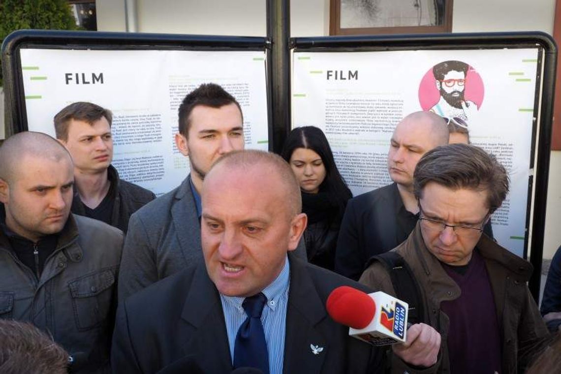 Narodowcy i PiS przeciwko LGBT Festiwal. CK: \"Nie odwołamy żadnej imprezy\" Narodowcy i PiS przeciwko LGBT Festiwal. CK: \"Nie odwołamy żadnej imprezy\"