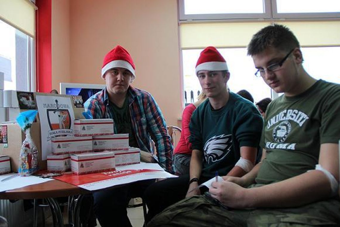 Narodowcy z mikołajkowymi czekoladami 