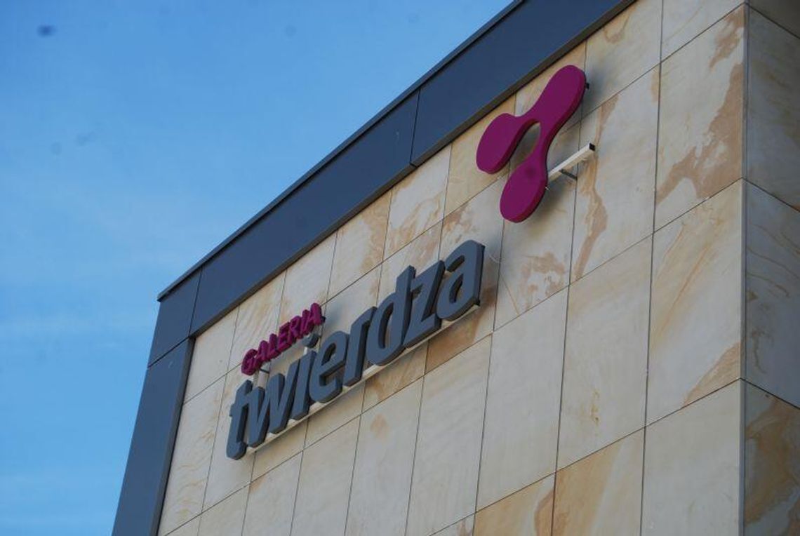 Nastolatki zatrzymane na kradzieży w Galerii Twierdza. Kradły ciuchy