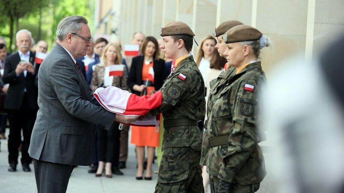 Nasza biało-czerwona. Dzień Flagi u marszałka Nasza biało-czerwona. Dzień Flagi u marszałka