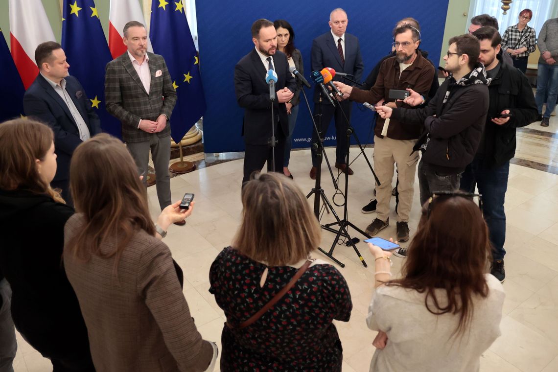 Nauczyciel miał molestować dzieci. Sprawą zajmuje się prokuratura i kuratorium Nauczyciel miał molestować dzieci. Sprawą zajmuje się prokuratura i kuratorium