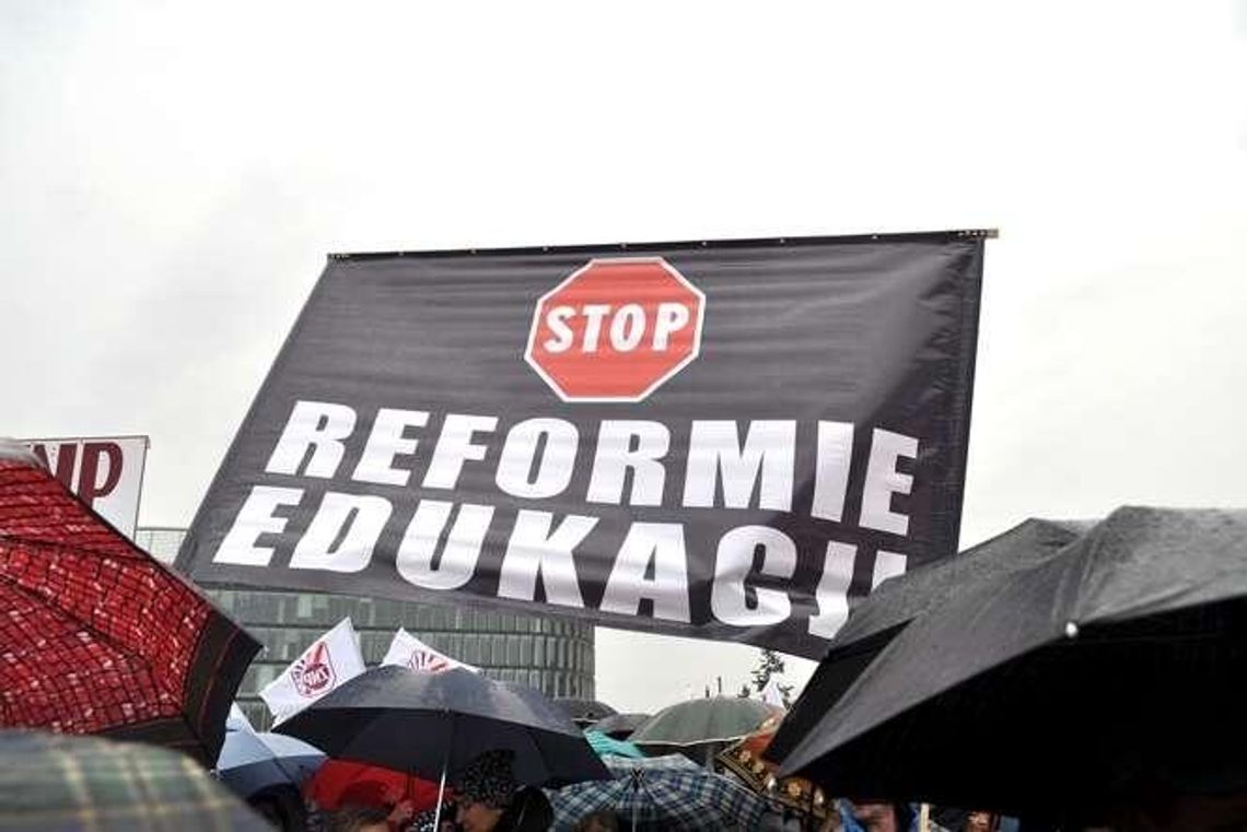 Nauczyciele chcą referendum w sprawie reformy oświaty. Będą zbierać podpisy