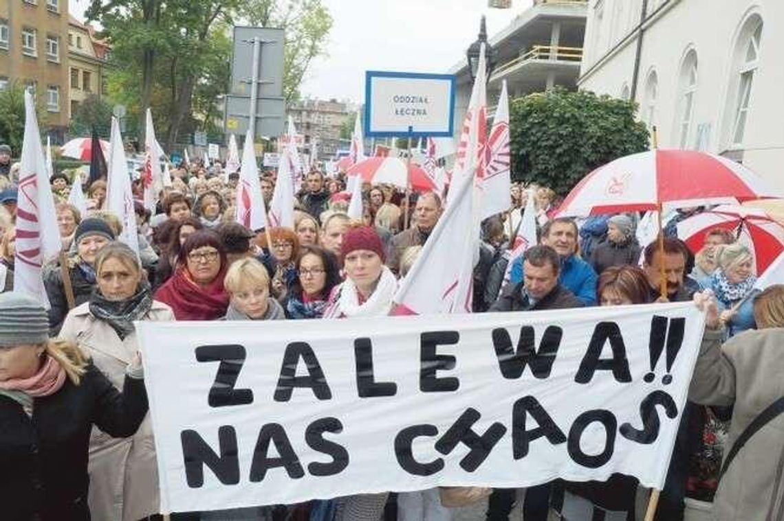 Nauczyciele grożą strajkiem. Chcą referendum w sprawie reformy oświaty Nauczyciele grożą strajkiem. Chcą referendum w sprawie reformy oświaty