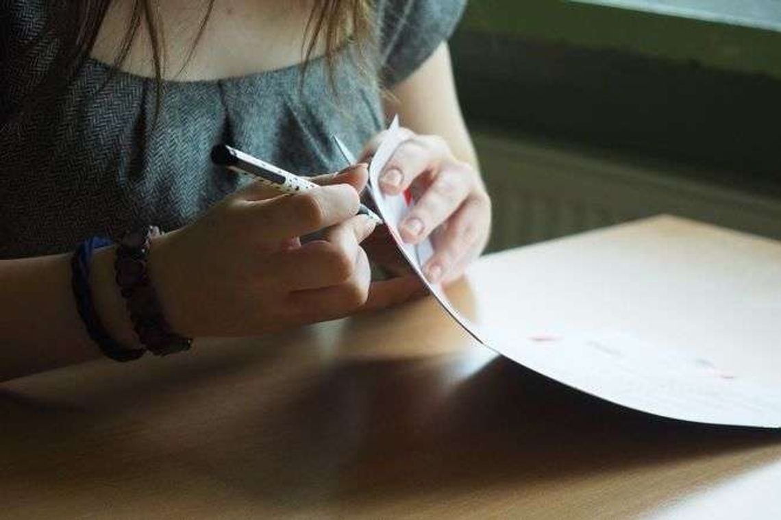 Nauczyciele pozwali do sądu byłą uczennicę