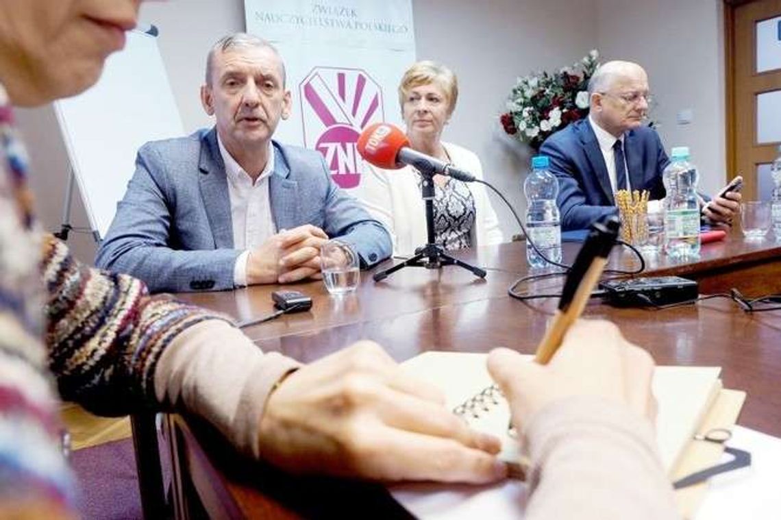 Nauczyciele wyjdą na ulice. 1000 osób w Lublinie może stracić pracę przez reformę