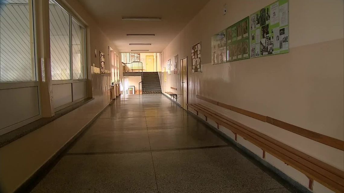 Nauczycielka wróciła z Włoch z podejrzeniem koronawirusa. Szkoła zamknięta Nauczycielka wróciła z Włoch z podejrzeniem koronawirusa. Szkoła zamknięta