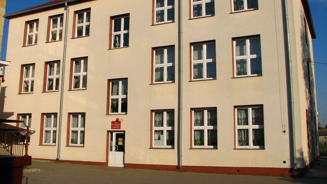 Nauczycielka zmarła nagle na wycieczce. Ponad 200 uczniów dostało antybiotyki