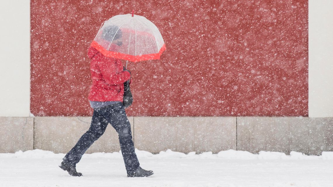 Naukowcy: Fale epidemii mogą zależeć od pogody