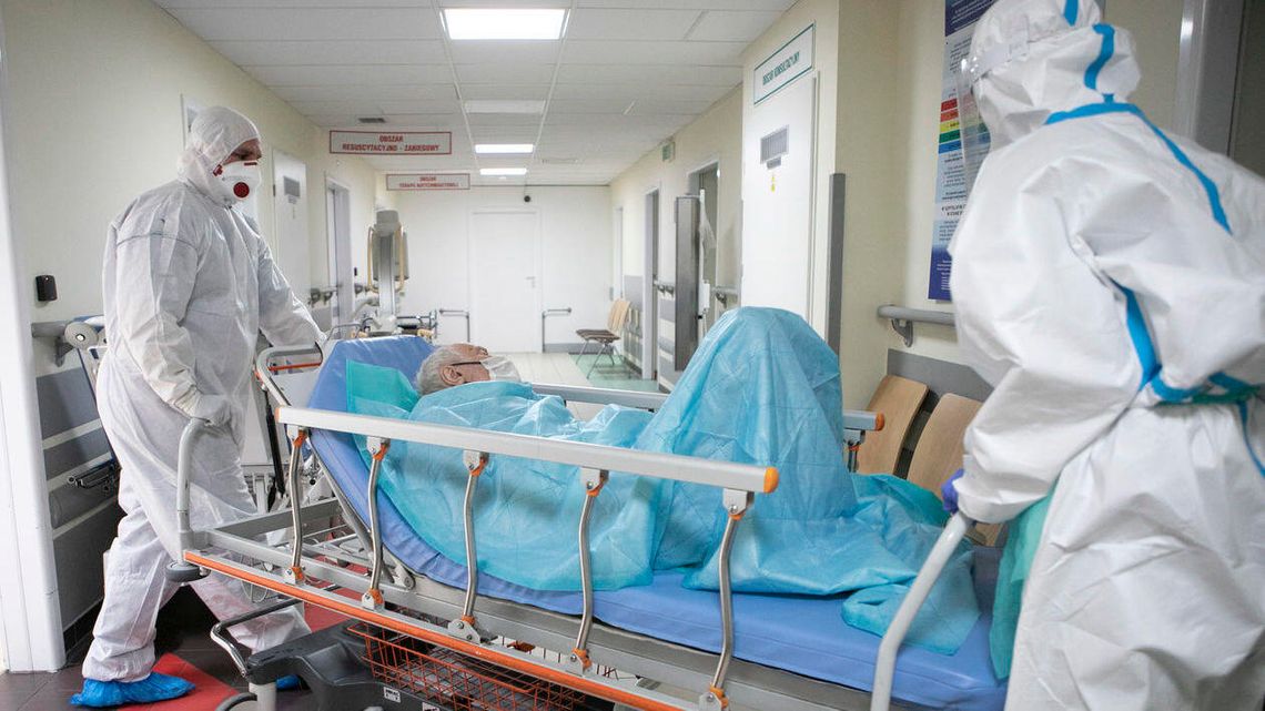 Naukowcy: Śmiertelność pacjentów z COVID-19 na intensywnej terapii znacząco spadła Naukowcy: Śmiertelność pacjentów z COVID-19 na intensywnej terapii znacząco spadła