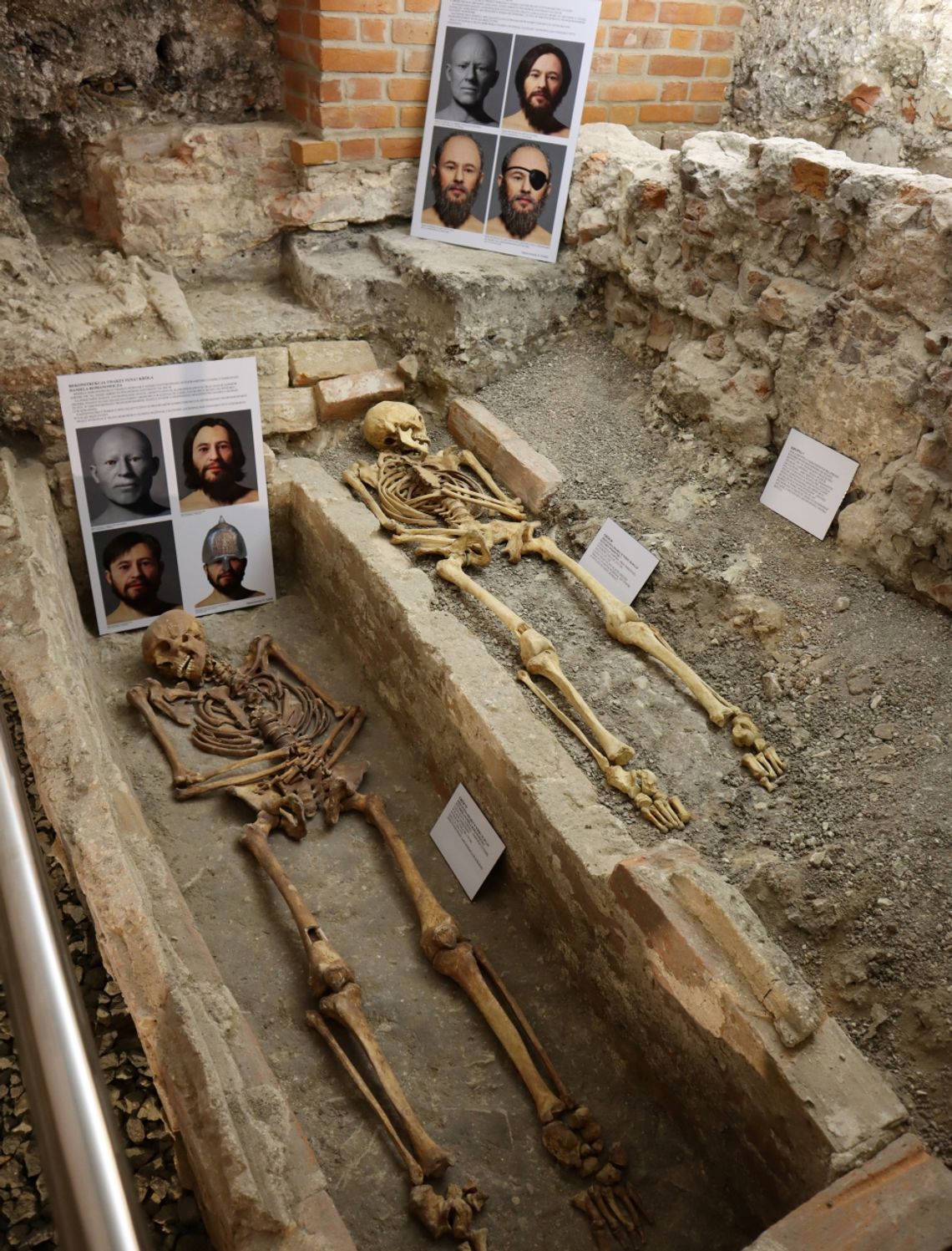 Naukowcy stworzyli rekonstrukcje twarzy XIII-wiecznych mieszkańców Chełma na podstawie czaszek znalezionych w trakcie badań archeologicznych na Górze Chełmskiej.