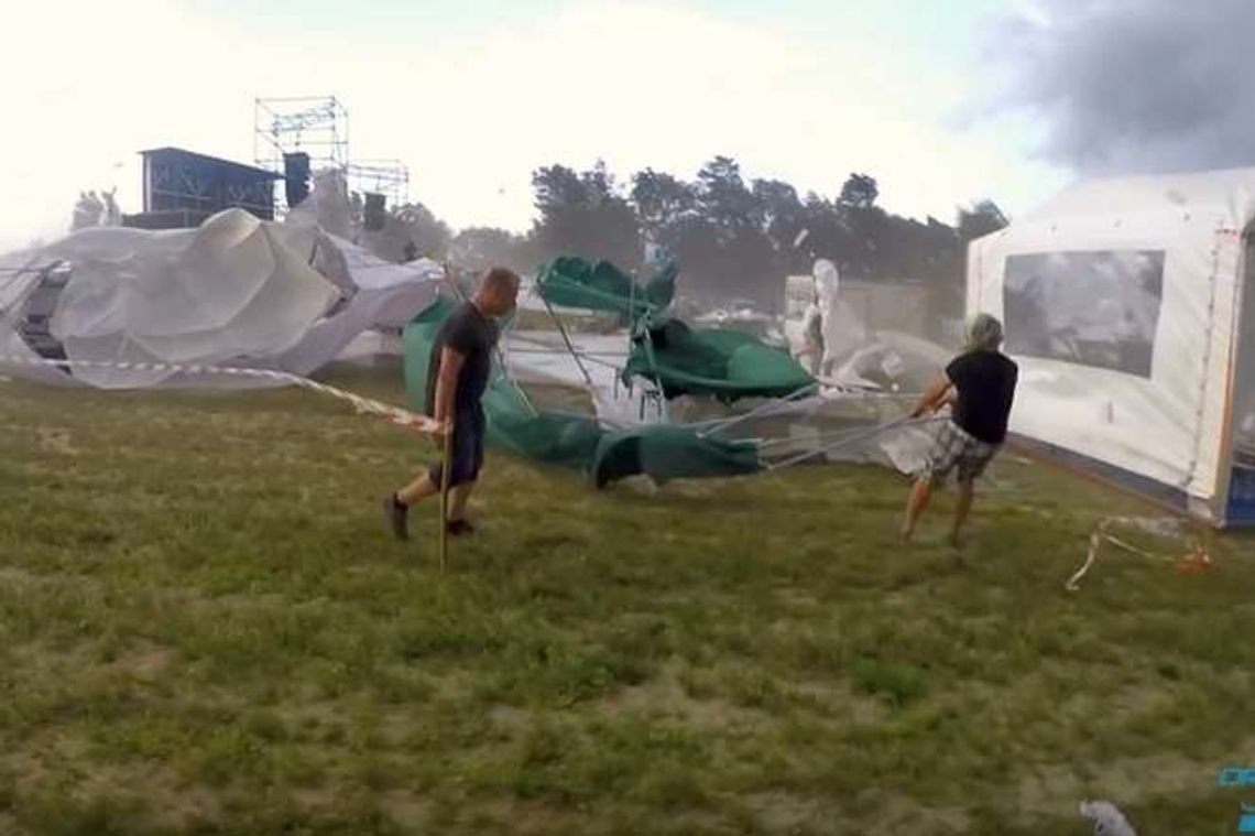 Nawałnica w gminie Hanna i przerwany festiwal disco polo. To wideo robi wrażenie Nawałnica w gminie Hanna i przerwany festiwal disco polo. To wideo robi wrażenie