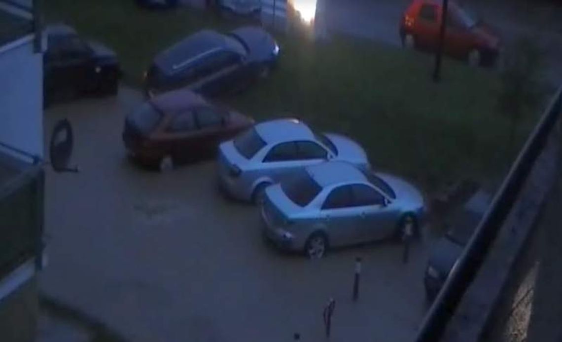 Nawałnica w woj. lubelskim. Zalane mieszkania. Ewakuowano trzy osoby (wideo) Nawałnica w woj. lubelskim. Zalane mieszkania. Ewakuowano trzy osoby (wideo)