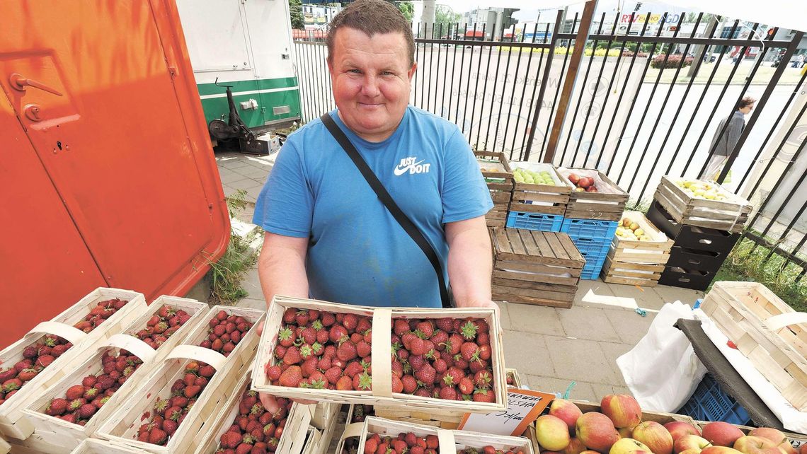 Nawet 25 zł za kilogram truskawek na targu. Tańsze są te z Hiszpanii