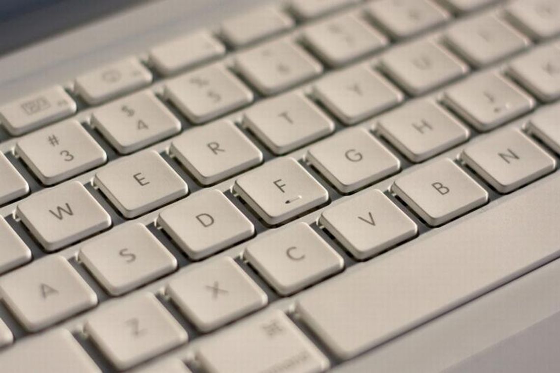 NBP chce przekonać seniorów do banku przez internet NBP chce przekonać seniorów do banku przez internet